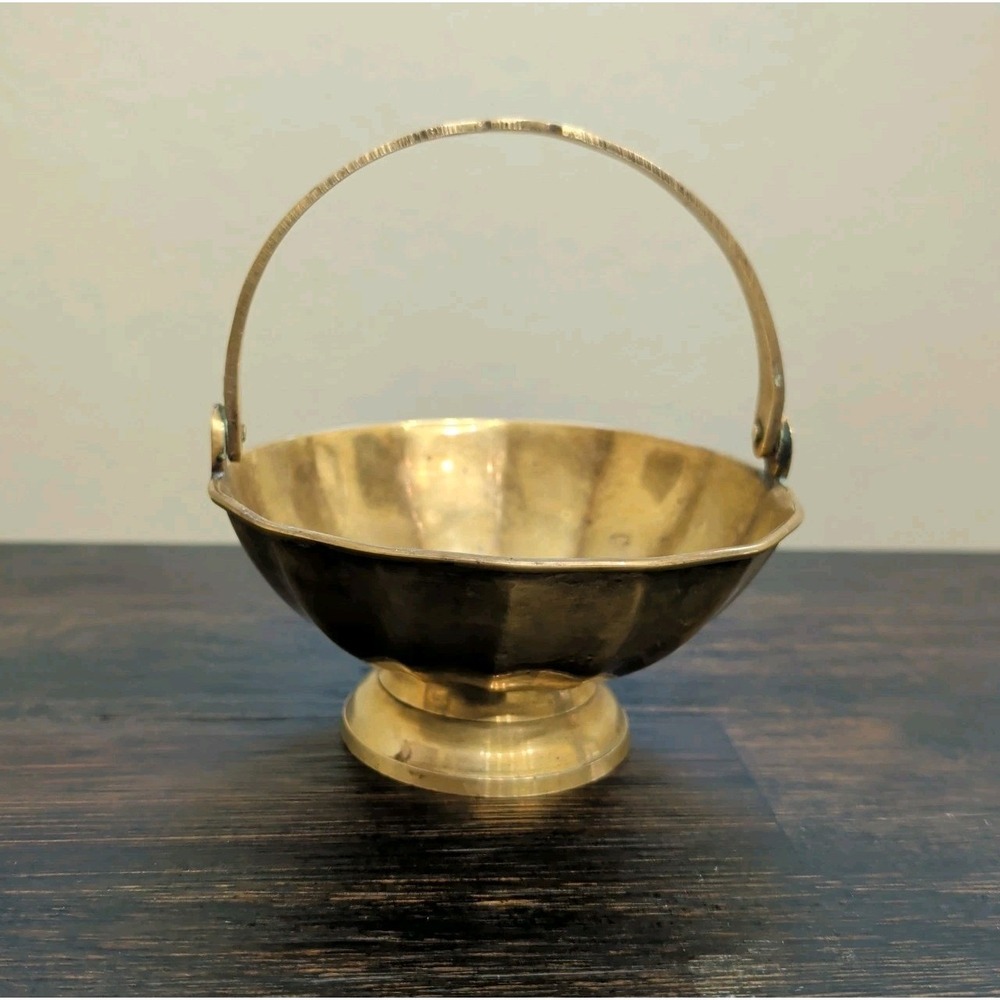 Handmade Solid Brass Vintage Trinket Candy Disk Made In India Moveable Handle